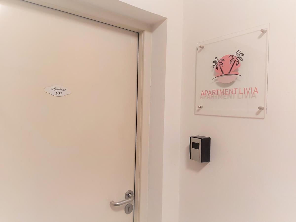 Apartment Livia สลาทิเน ภายนอก รูปภาพ