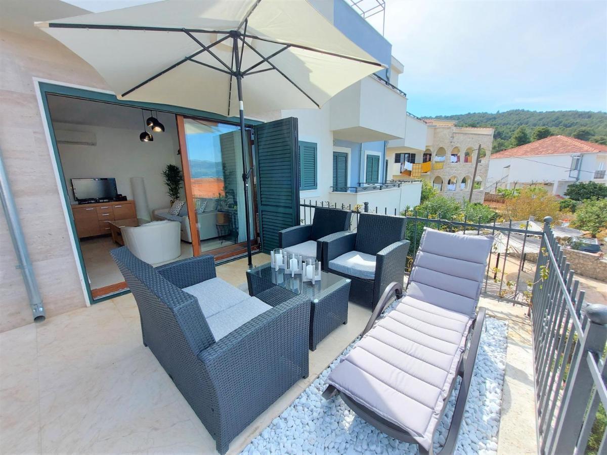 Apartment Livia สลาทิเน ภายนอก รูปภาพ