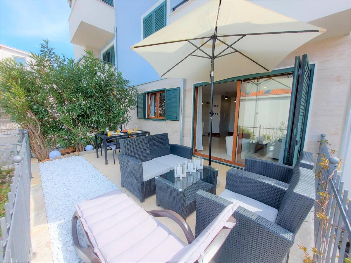Apartment Livia สลาทิเน ภายนอก รูปภาพ